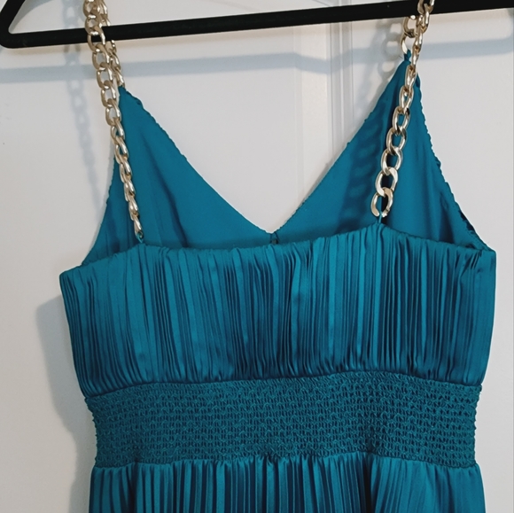 Alice + Olivia Gloria Pleated Maxi Dress in Ocean Blue - Picture 9 of 12